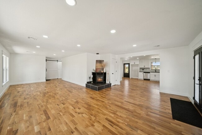 Building Photo - REIMAGINED/LIKE NEW...