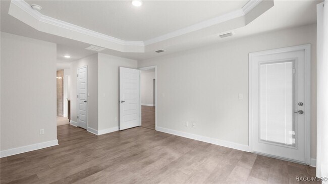 Building Photo - 23 Lone Pine St