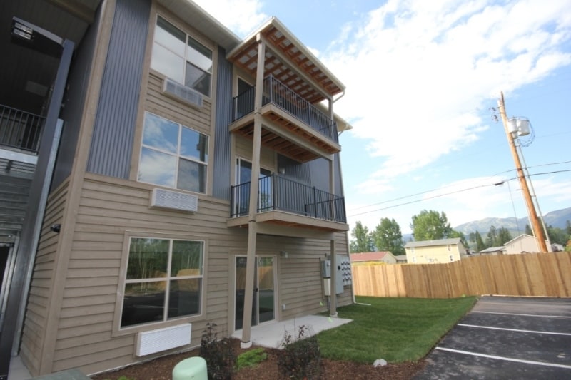 Building Photo - 718 Edgewood Pl