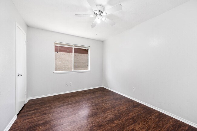 Building Photo - 3423 Nutwood Ln