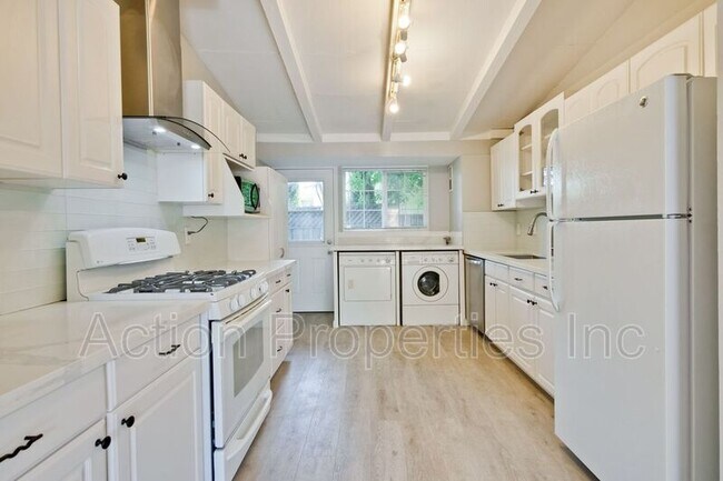 Building Photo - 18850 Newsom Ave