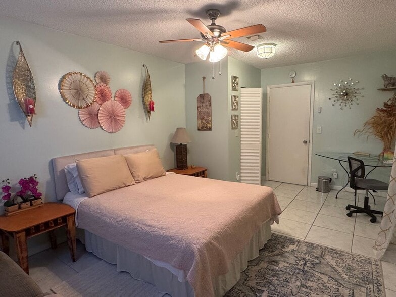 Building Photo - 8617 Pluto Ter