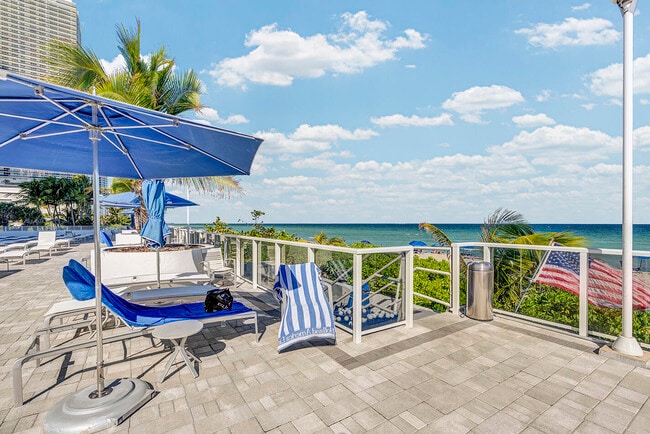 Building Photo - 1904 S Ocean Dr