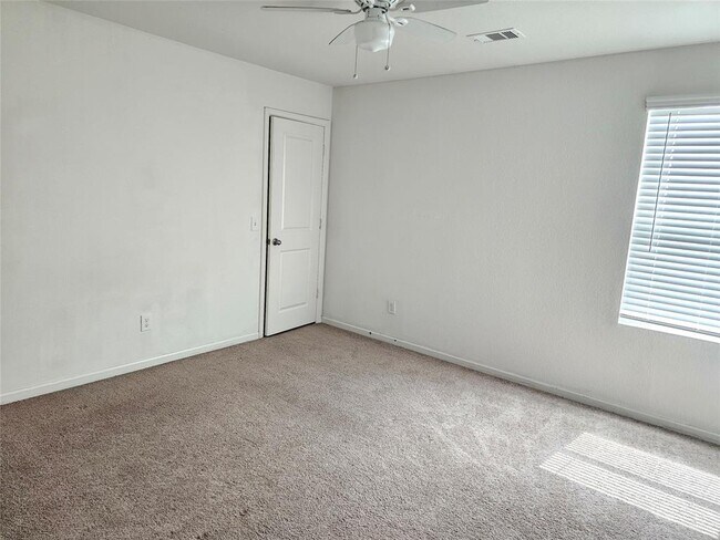 Building Photo - 2056 Spindletree Ln