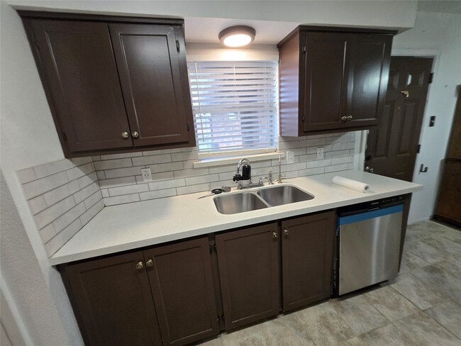 Building Photo - 24312 Carlton Rd