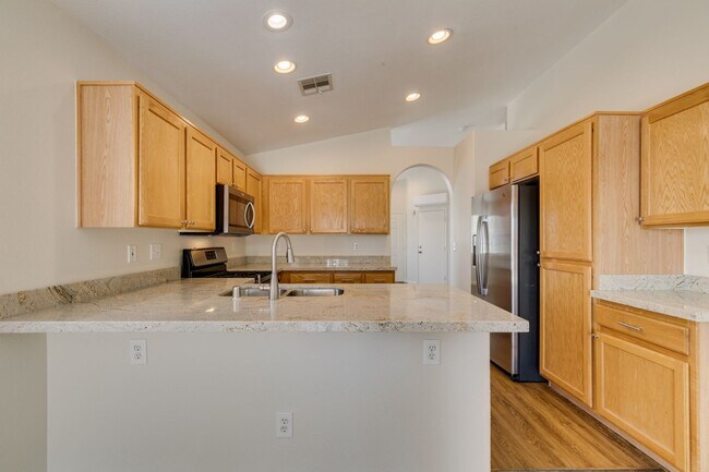 Building Photo - 3-Bedroom Home with Upgraded Cooling & Gre...