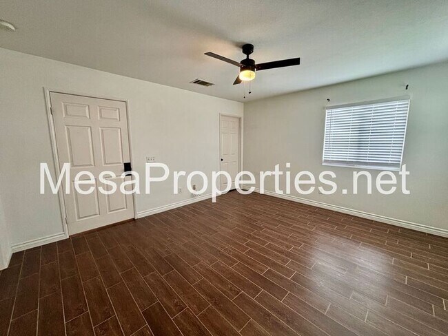 Building Photo - 16486 Salinas St