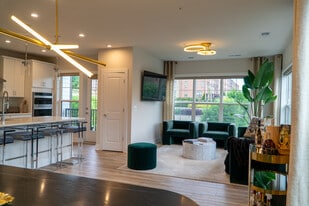Building Photo - 102 Saint Ives Pl