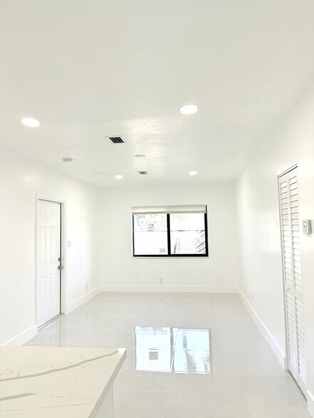 Building Photo - 209 NW 10th St