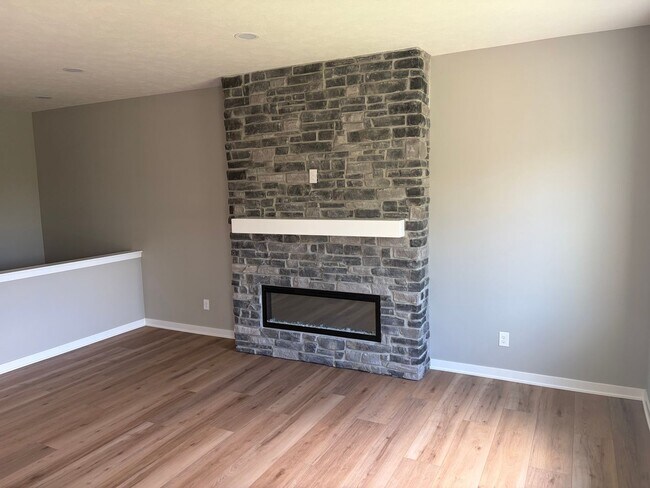 Building Photo - 14805 Willow St