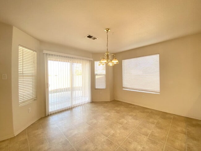 Building Photo - GATED COMMUNITY - 3 Bedroom w/Loft