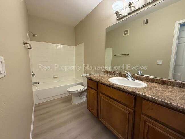 Building Photo - 4925 E Desert Cove Ave