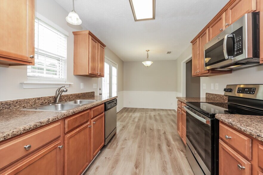 Building Photo - 8900 Ristau Ct