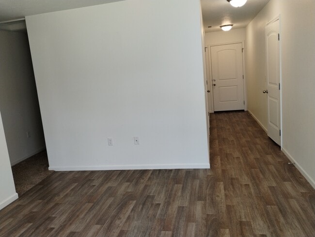 Building Photo - 170 Pin Oak Ct