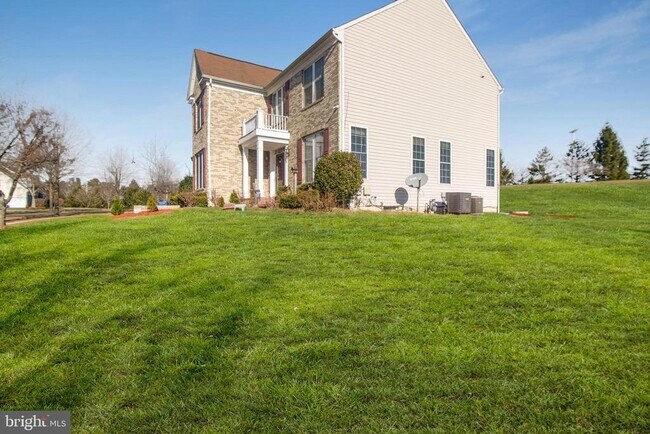 Building Photo - 15309 Lions Den Rd