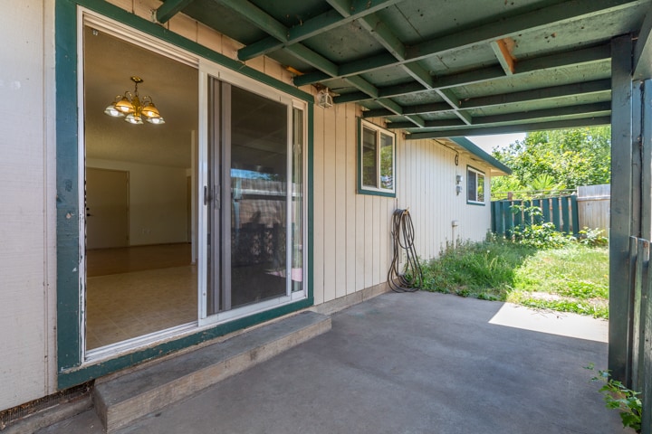 Building Photo - 113 SW Fleishauer Ln