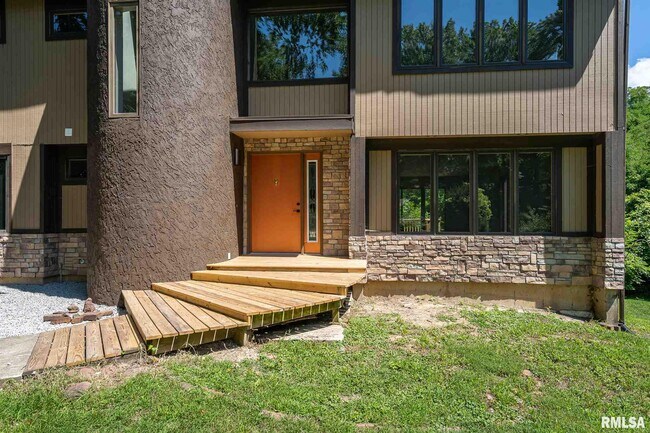 Building Photo - 29 Wildwood Dr