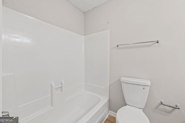 Building Photo - 5313 Waverly Trce