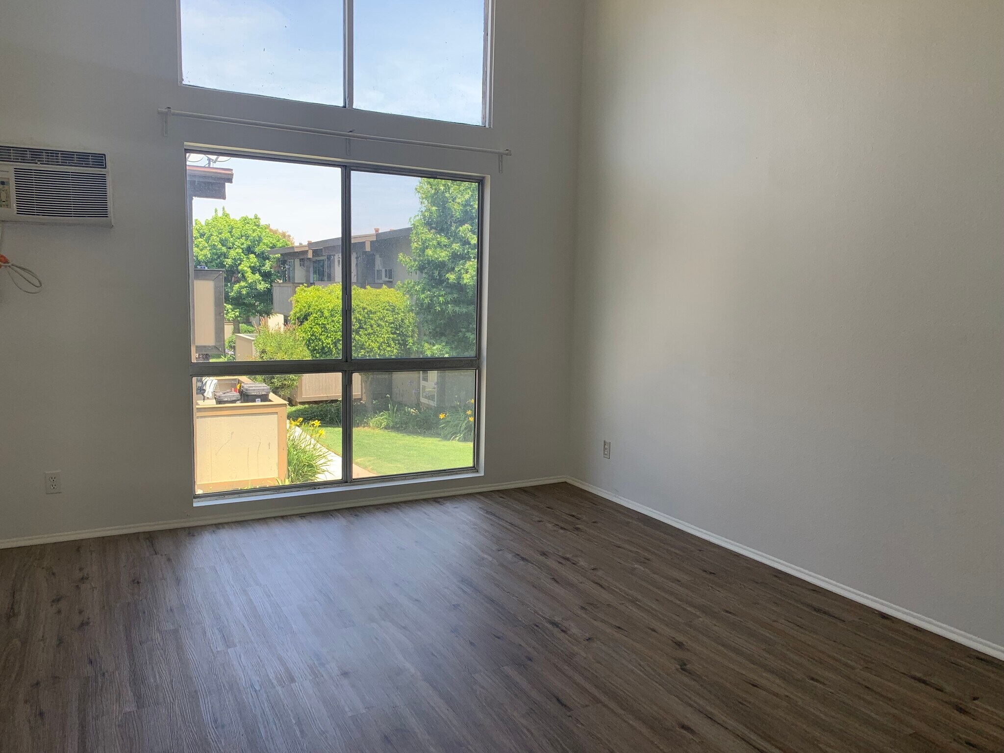 Building Photo - 808 Coriander Dr