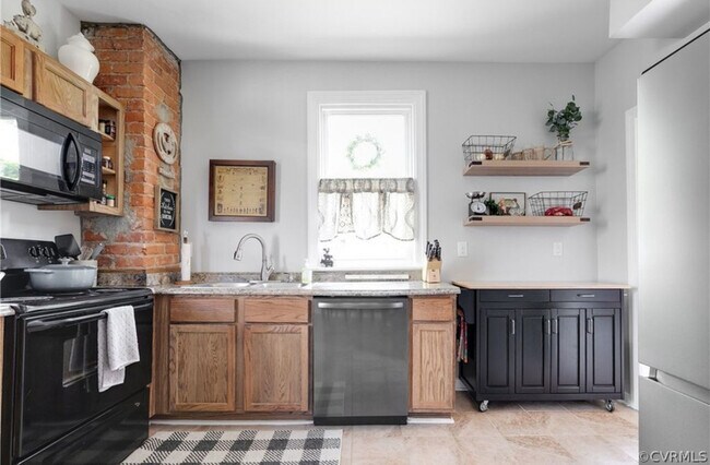 Building Photo - 1536 Williamsburg Rd