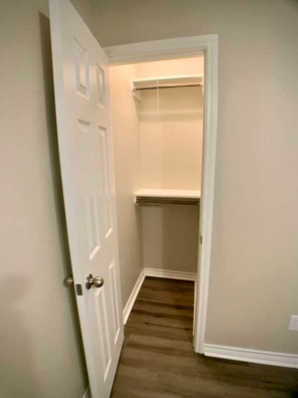 Building Photo - 628 Marion Dr N