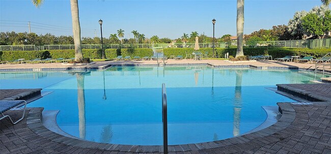 Building Photo - 6768 Heritage Grande