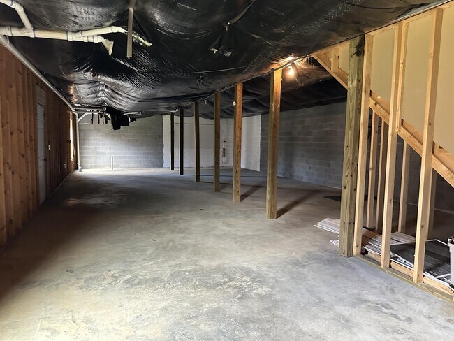 Building Photo - 47 Banks Town Rd