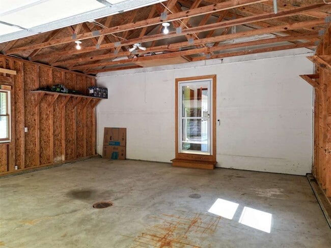 Building Photo - Spacious 5BR Retreat Minutes from Downtown Boyne City