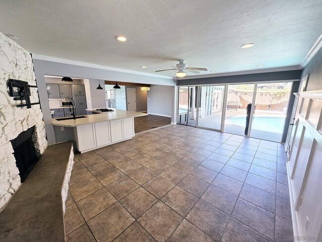 Building Photo - 7930 Cinnabar Dr