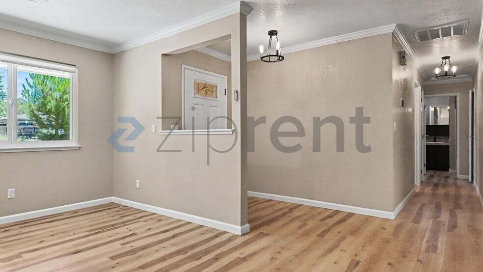 Building Photo - Unit