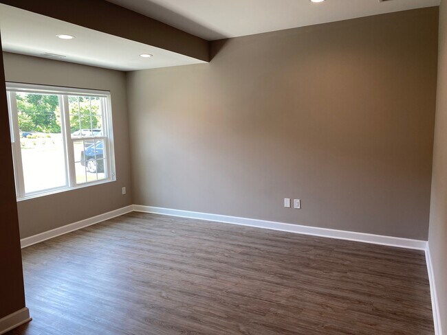 Building Photo - 26600 Orchard Lake Rd