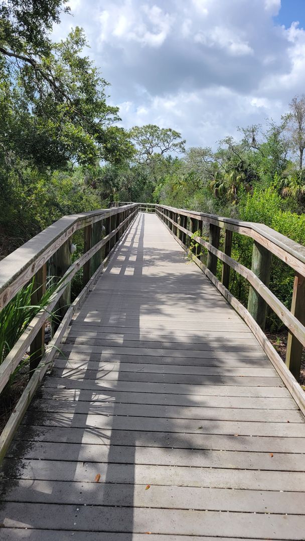 Building Photo - ANNUAL UNFURNISHED 2 bed 2 bath ground floor water front condo in Bradenton