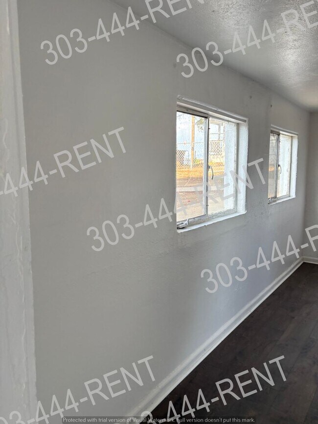 Building Photo - 10625