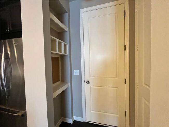 Building Photo - 6876 Crosby Ct