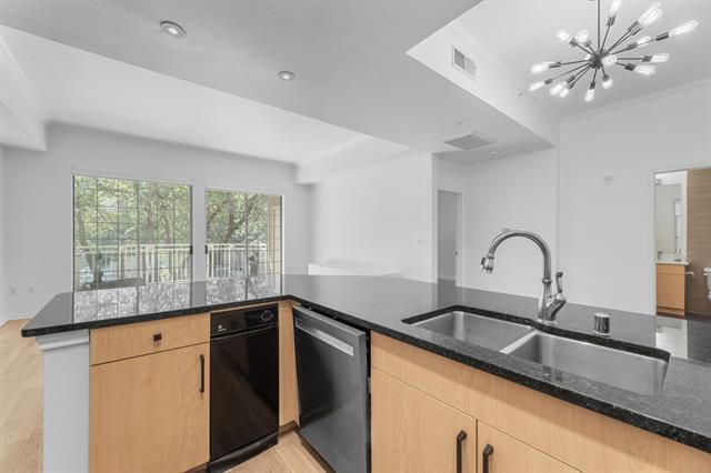 Building Photo - 3225 Turtle Creek Blvd