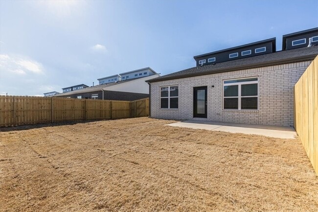 Building Photo - 717 Sun Meadows Loop