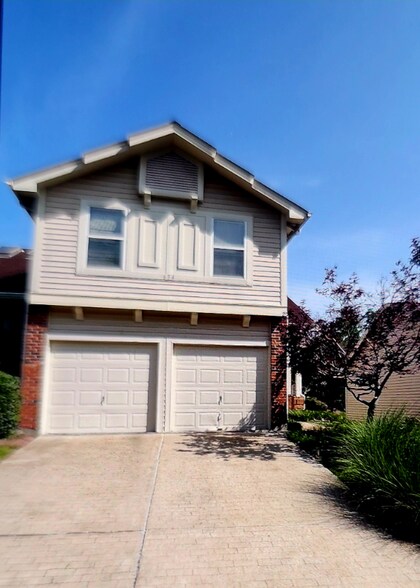 Building Photo - 634 Sandy Summit Dr