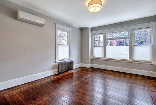 Building Photo - 118 Everett Ave