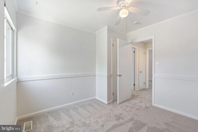 Building Photo - 6610 Bowie Dr