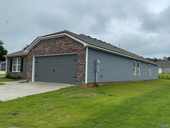 Building Photo - 205 Six Pence Ct