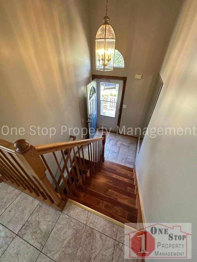 Building Photo - Spacious 3 Bed, 3 Bath Home in Raymore wit...