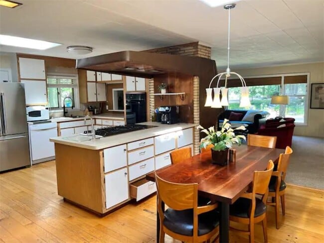 Building Photo - 4005 W 44th St