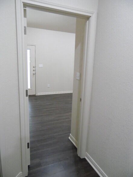 Building Photo - 301 W Panther Way