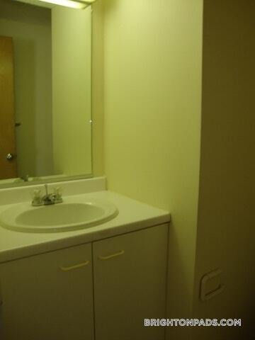 Primary Photo - 146 N Beacon St