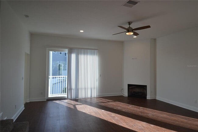 Building Photo - 5730 Biscayne Ct