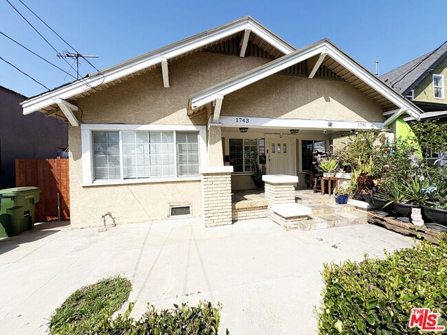 Building Photo - 1743 S Catalina St