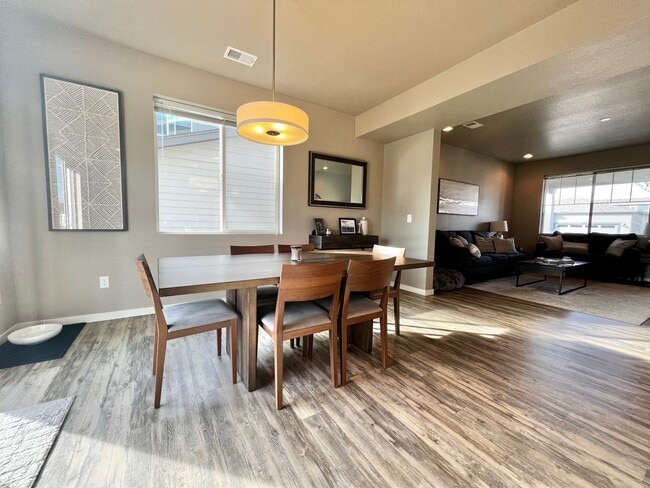 Building Photo - Modern 3 Bed, 2.5 Bath House in North Fort Collins! Available ASAP!