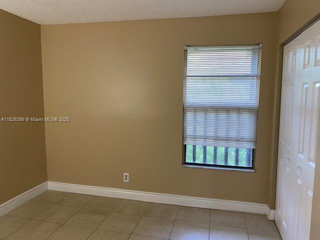 Building Photo - 3028 Coral Ridge Dr
