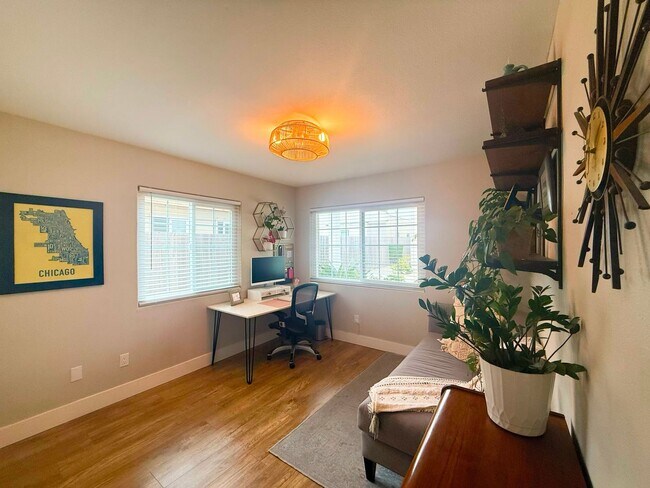 Building Photo - Stylish 3BR/2BA Coastal Home Just Blocks from the Beach