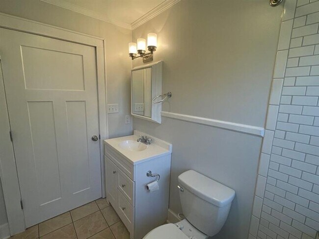 Building Photo - 135 Haynes St